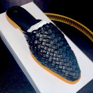 NWT Black Braided Mules Sz9